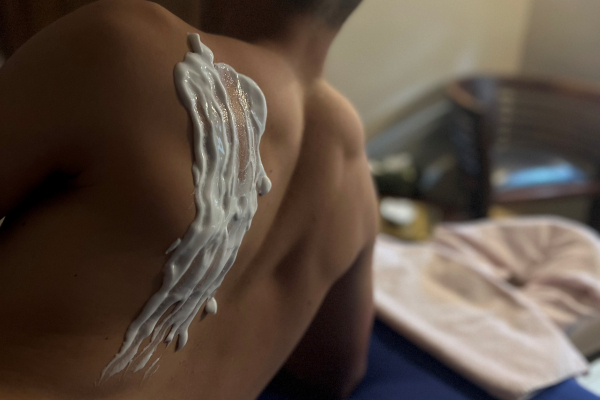 Krémová masáž chrbta a šije 45´ °vyživujúca°